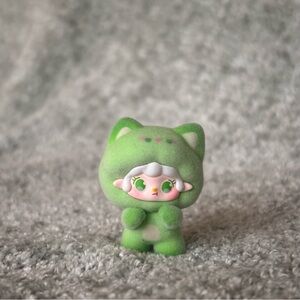 NEW Yooki Pop Bean | Cat on the loose series | Flocked Green Apple figure